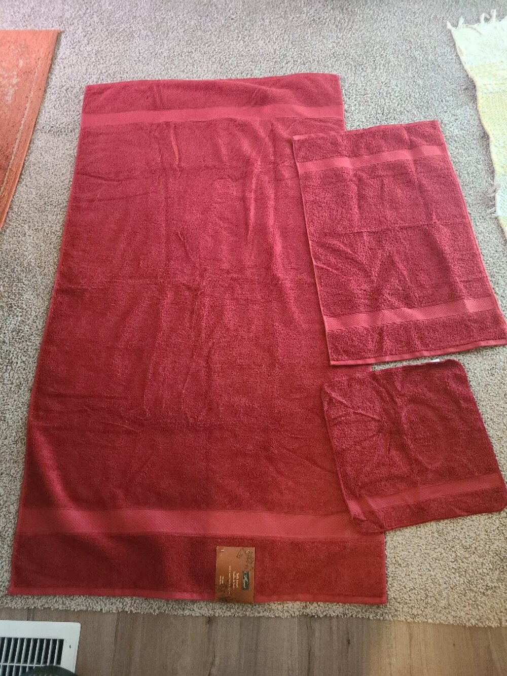 Harvest Red Candy Bath Towel Set of 3 Bathroom Decor VTG NWT Dark Red Cotton